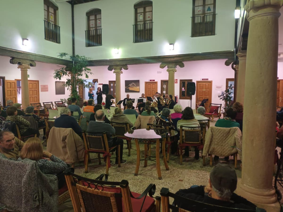 Sin localizar una avería más de una semana: ¿Por qué se va la luz de forma continua en Villanueva de los Infantes?