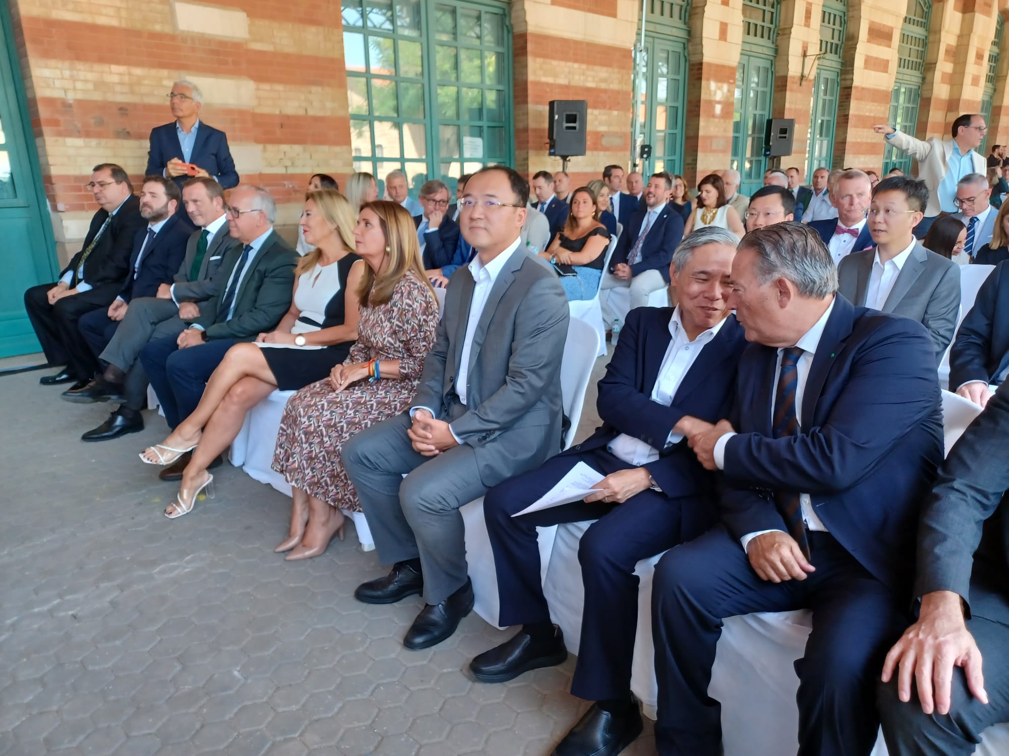 Presentación del proyecto empresarial de Desay SV en Linares