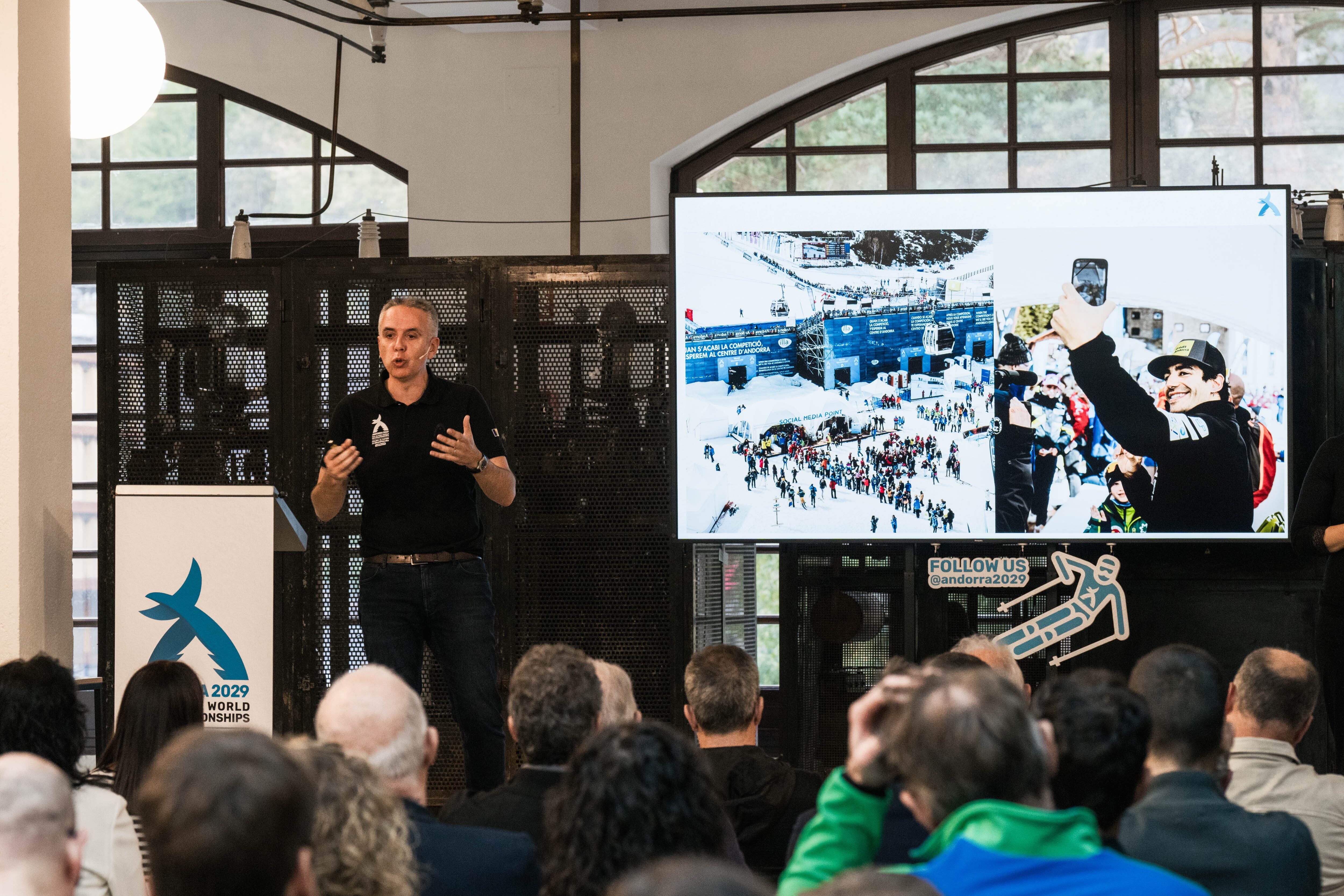 Hidalgo durant la presntació d'avui.