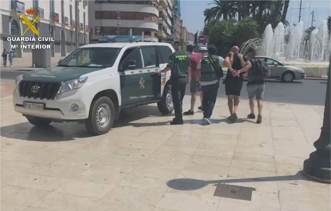 Detención por la Guardia Civil