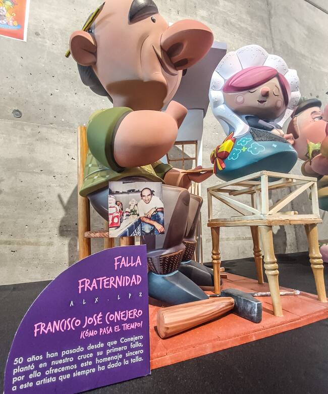 Homenaje de la Falla Fraternidad a Francisco Conejero