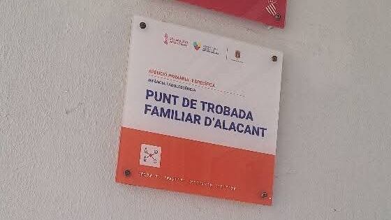 Punto de encuentro - Parque Lo Morant / Llanos Rodríguez