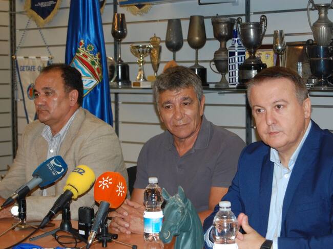 Nene Montero junto a Juanmi Becerra y Vicente Vargas