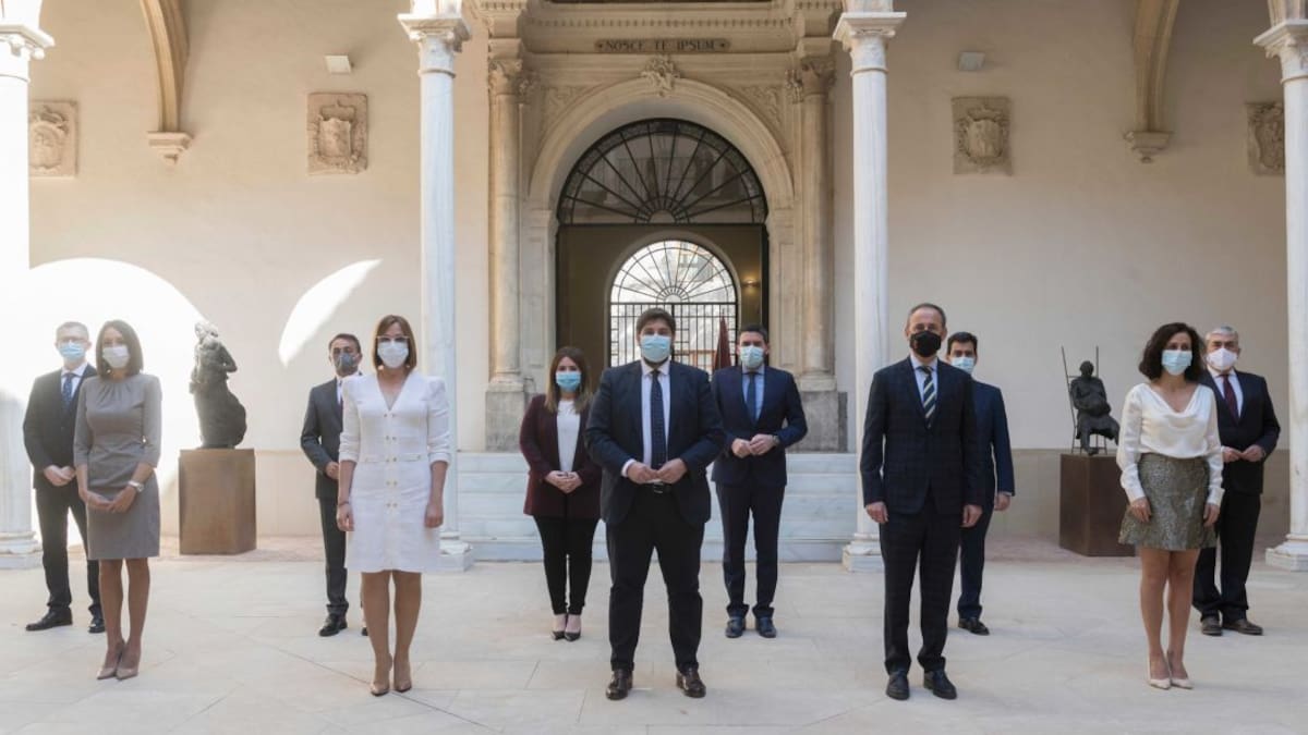 Dimiten cuatro altos cargos de la Consejería de Francisco Álvarez