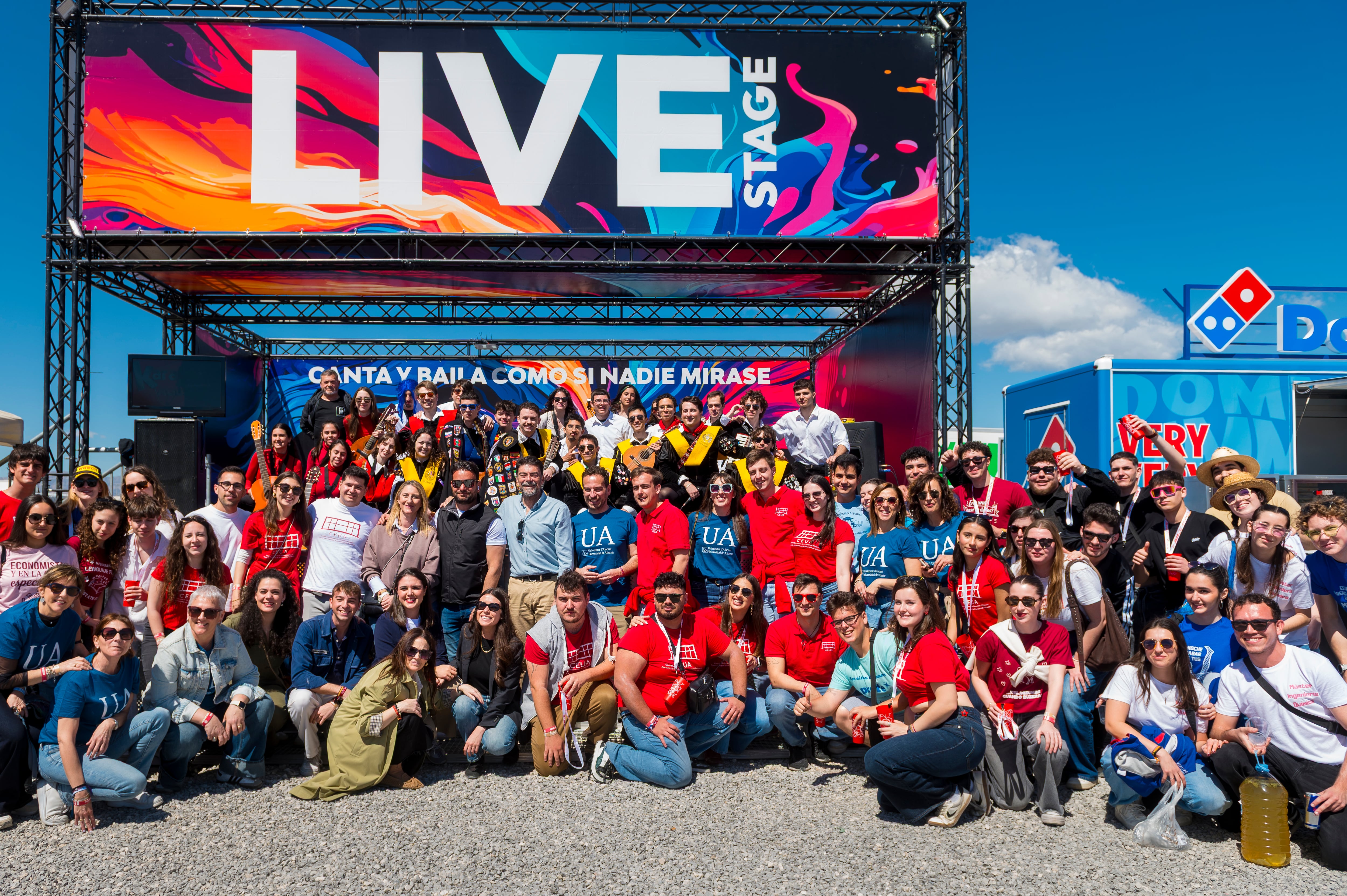 El equipo de Paellas B-LIve con el alcalde de Alicante en el centro