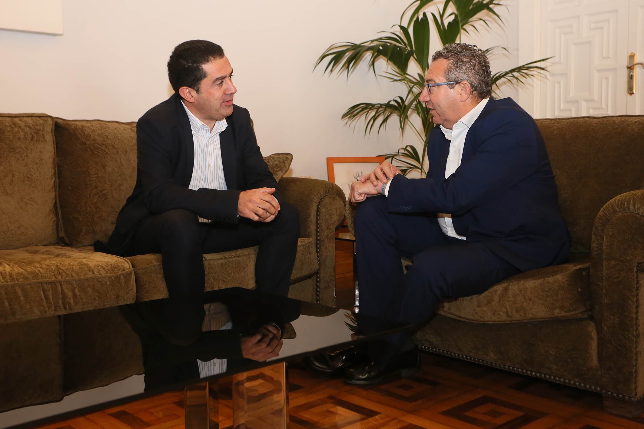 Antonio Francés visita a Toni Pérez