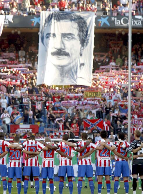 Minuto de silencio antes de comenzar el partido por Arteche