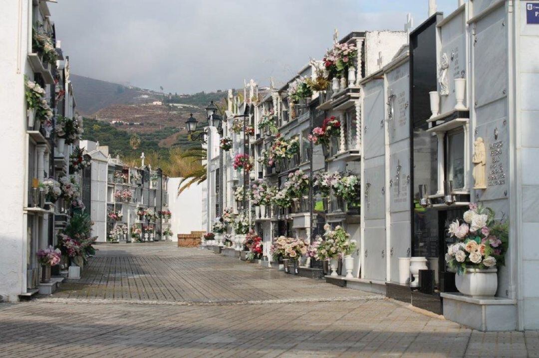 Imagen del cementerio de Salobreña