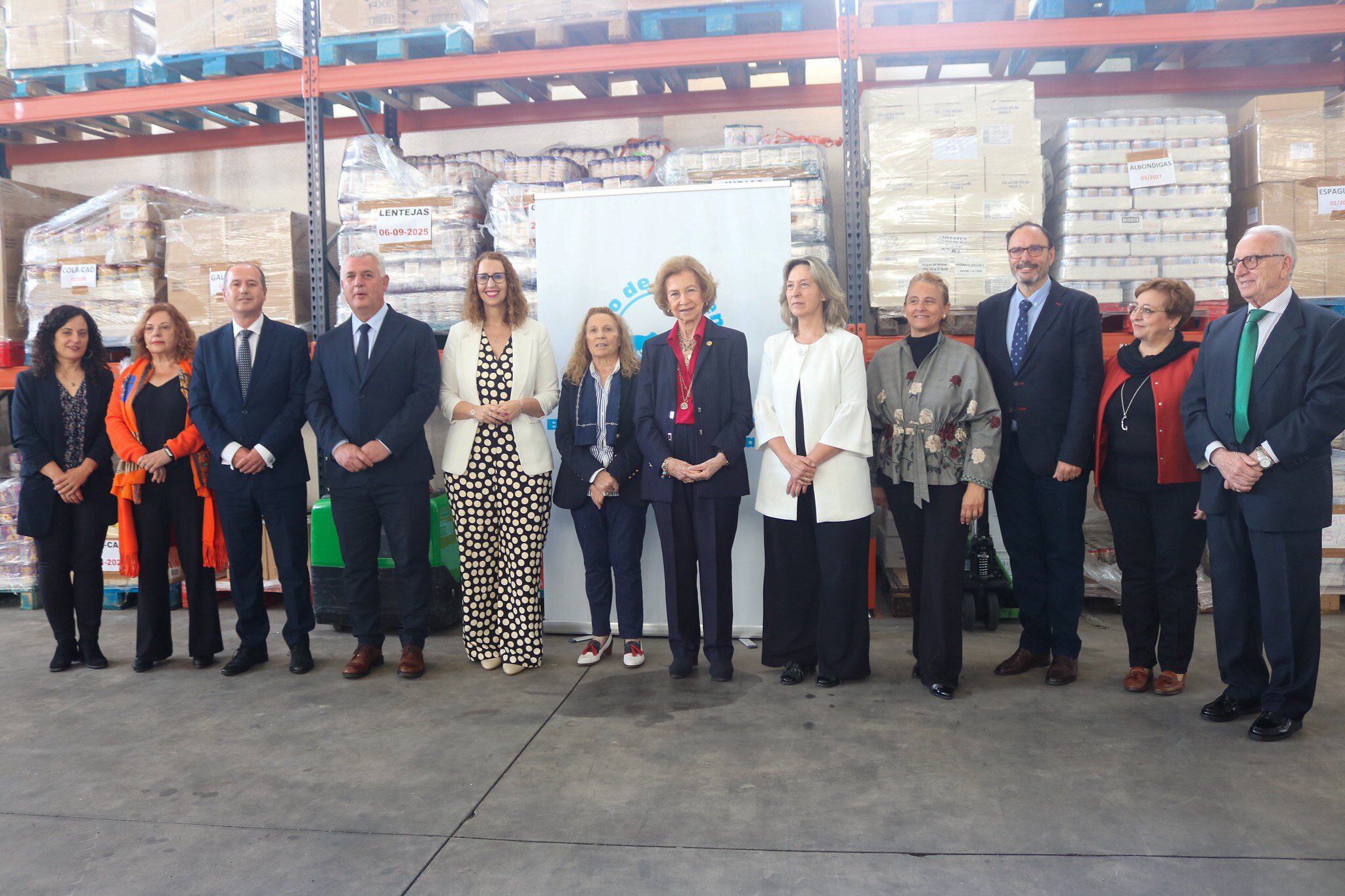 Representantes que acompañaron en la visita a la reina emérita