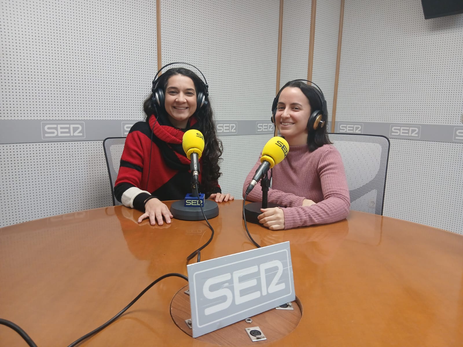 Laura Iglesias, Técnica en Dietética y especialista en nutrición, señala que los suplementos están diseñados para complementar la alimentación, no para sustituirla