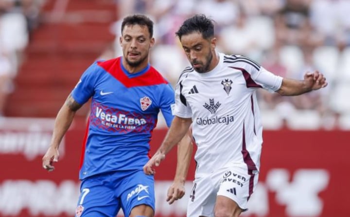 Partido disputado entre Albacete y Elche en el Belmonte