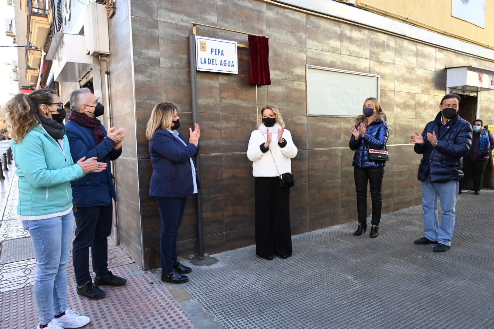 Inauguración de la calle &quot;Pepa la del agua&quot; en Linares.