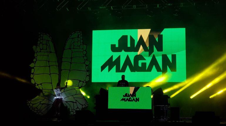 Juan Magán en el concierto en los Campos del Malecón de Torrelavega