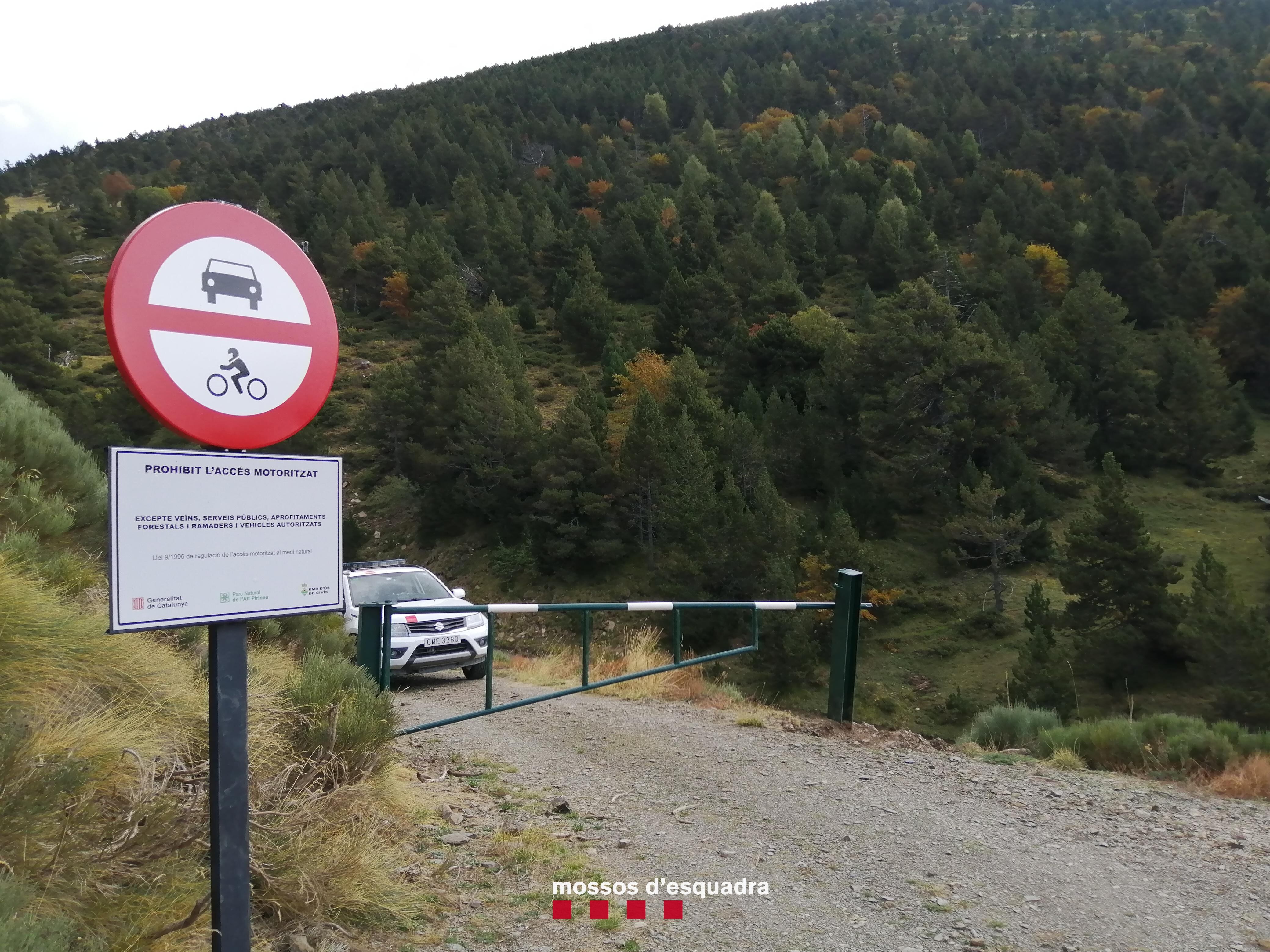 Control dels Mossos d'Esquadra a la zona de la Vall de Santa Magdalena, al Parc Natural de l'Alt Pirineu. Foto: mossos.