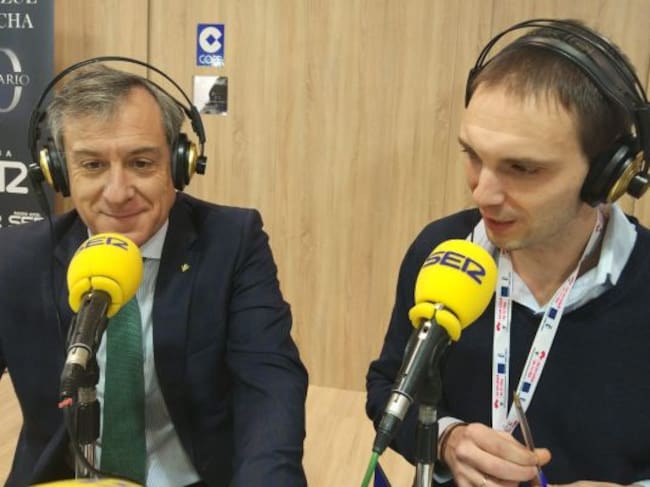 Javier López (izquierda), presidente de Eurocaja Rural y Daniel Rodríguez (derecha) director de 'La Ventana de Castilla-La Mancha'