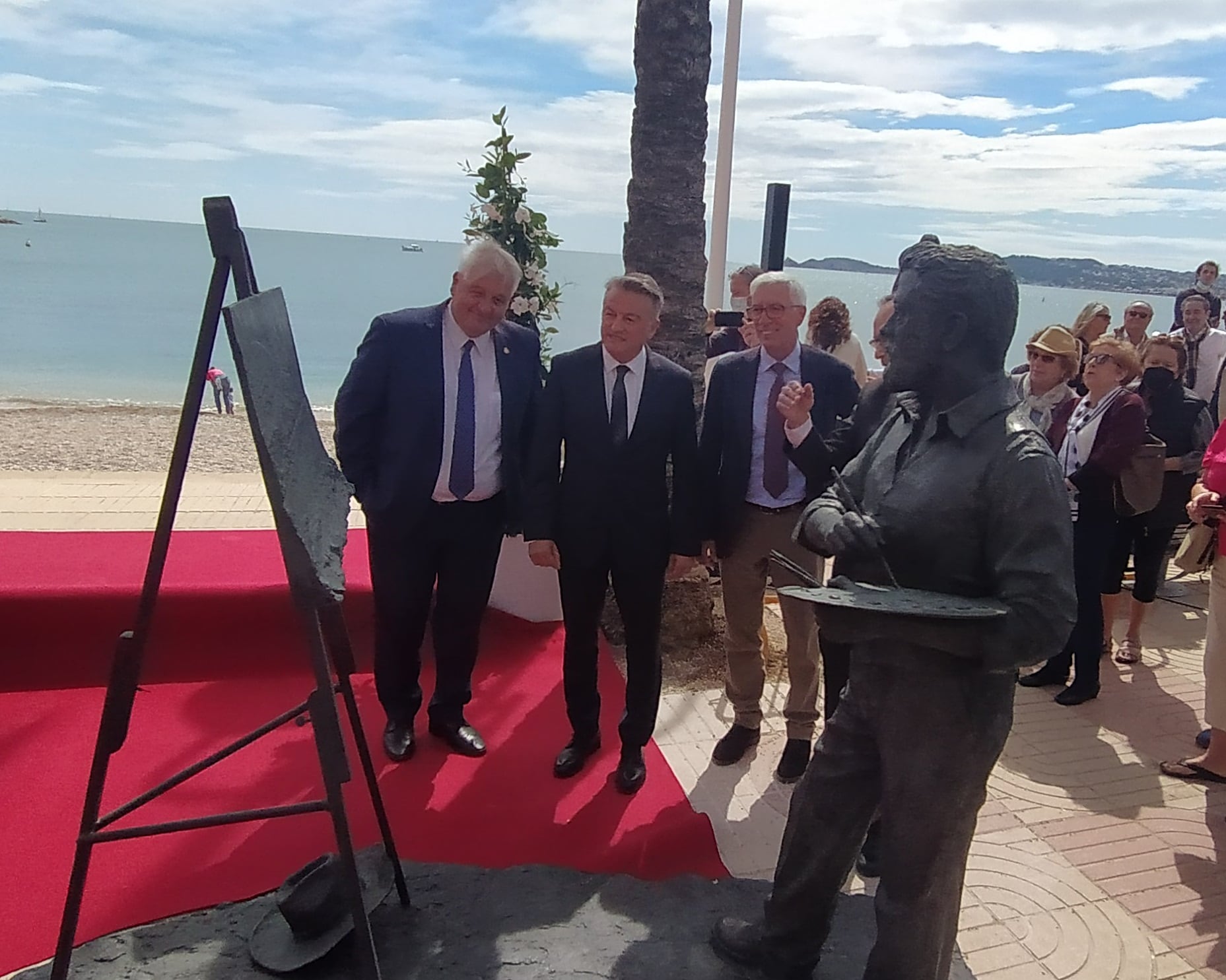 Descubrimiento de la escultura de Joaquín Sorolla en Xàbia, obra del artista Javier de Benito.