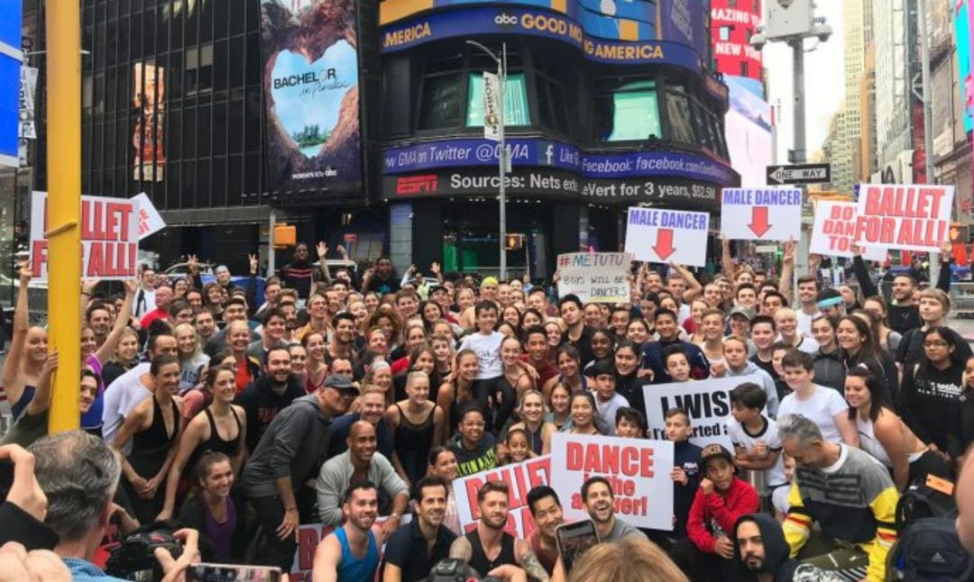 Bailarines en Times Square.