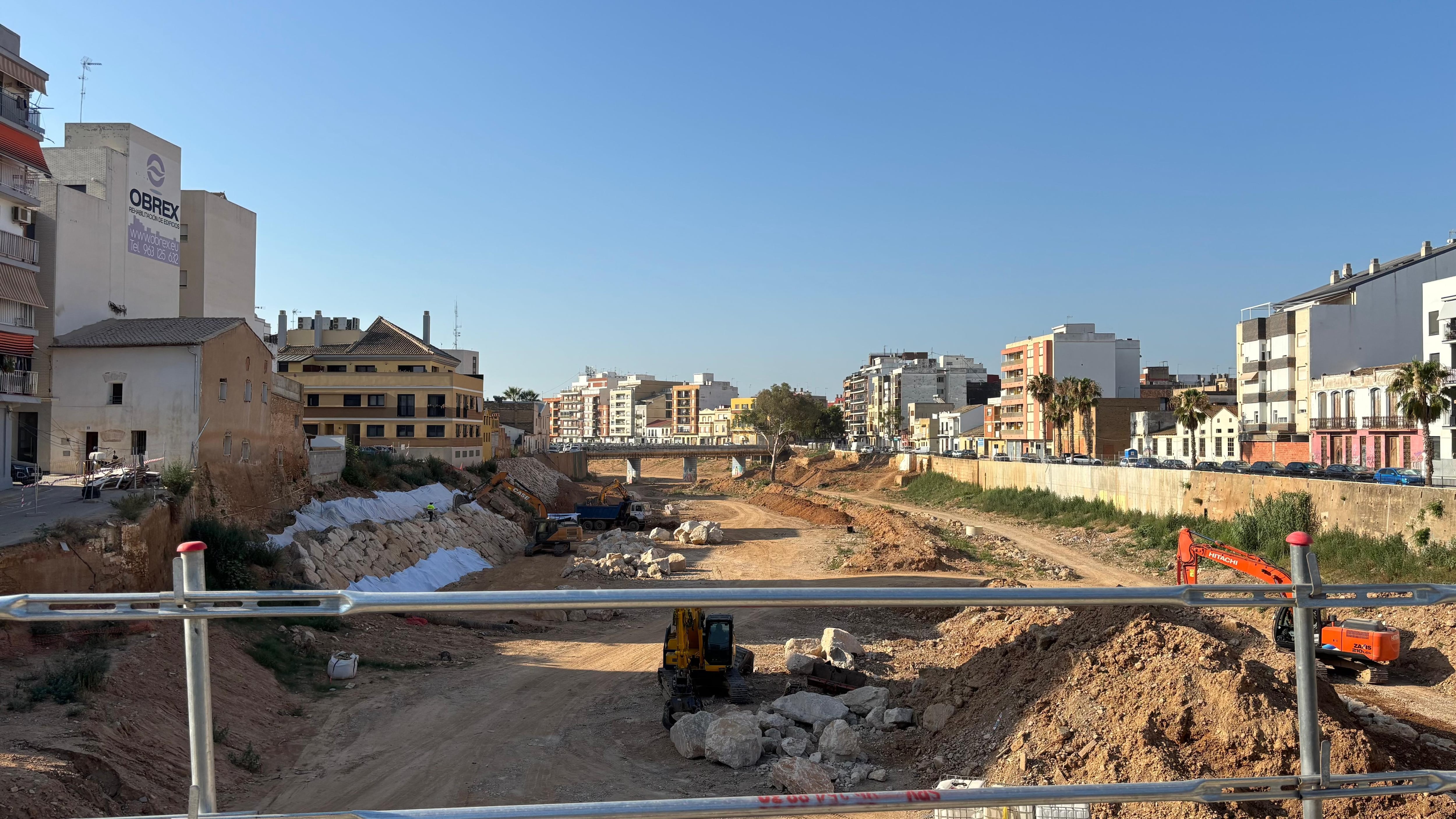 El barranco del Poyo a su paso por Paiporta este viernes, a pocos días de cumplirse ocho meses de la DANA.