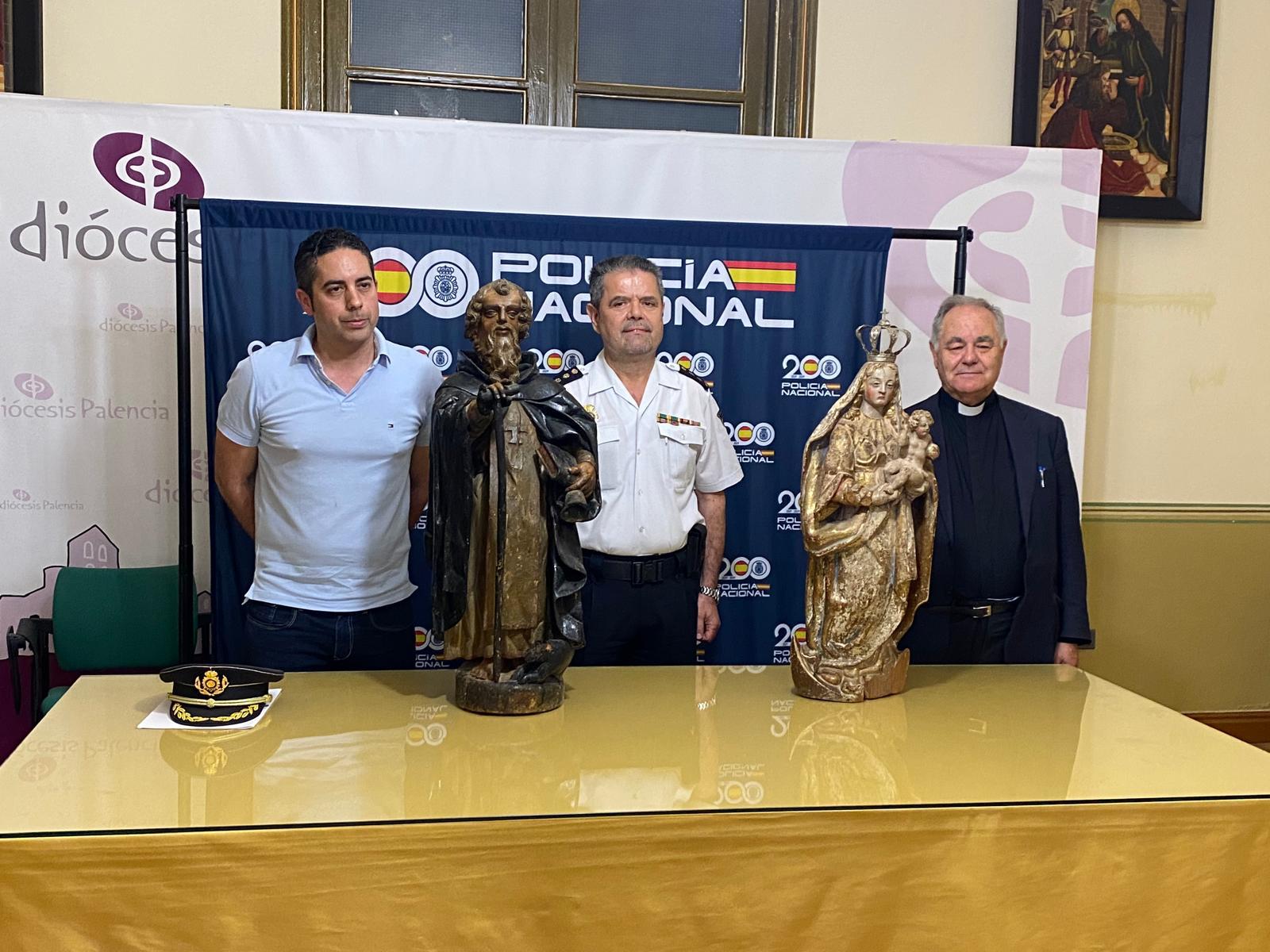 La Policía Nacional entrega las dos tallas a la Diócesis de Palencia