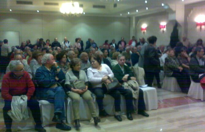 Asamblea de afectados por los abusos de las entidades bancarias en el Hotel Felipe IV