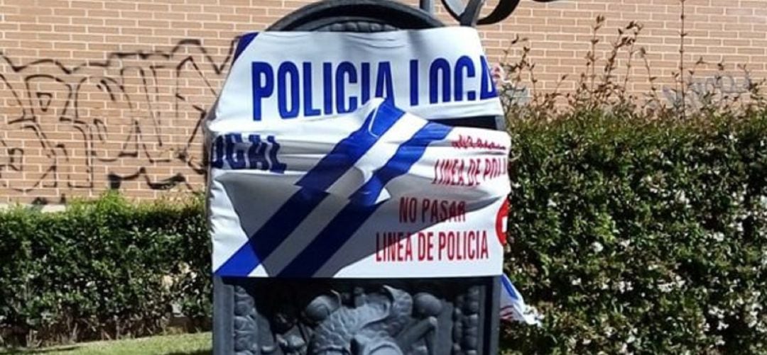 Los técnicos están purgando las fuentes como paso previo al análisis del agua necesario para certificar que son aptas para el consumo