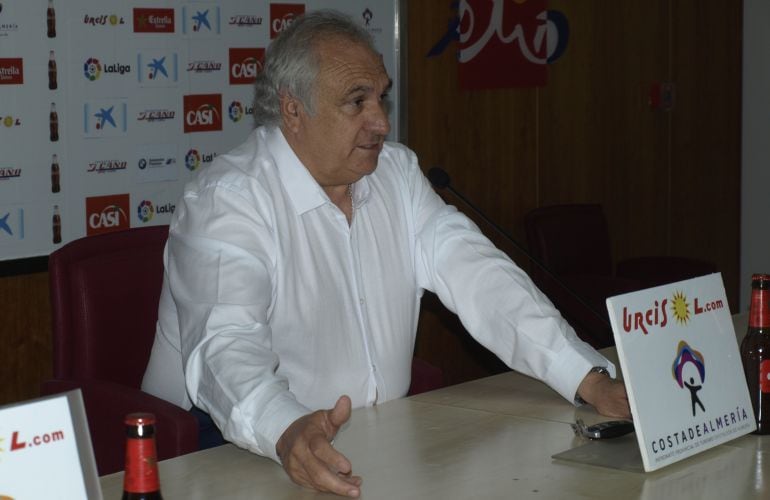 Alfonso García en rueda de prensa.