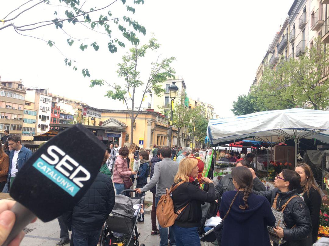 La Rambla de Girona, plena a gom gom aquest matí