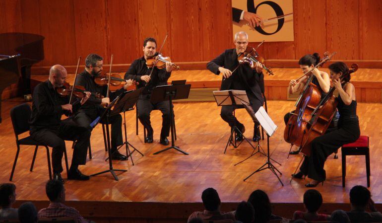 L'orquestra Da Camera Ensemble actuant al 36è FIMPC