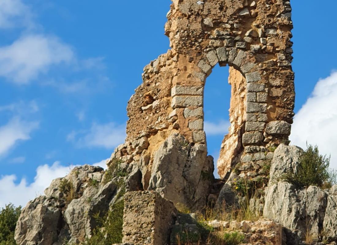 Torre Homenatge, del Castell de la Reina Mora en Benifairó de la Valldigna