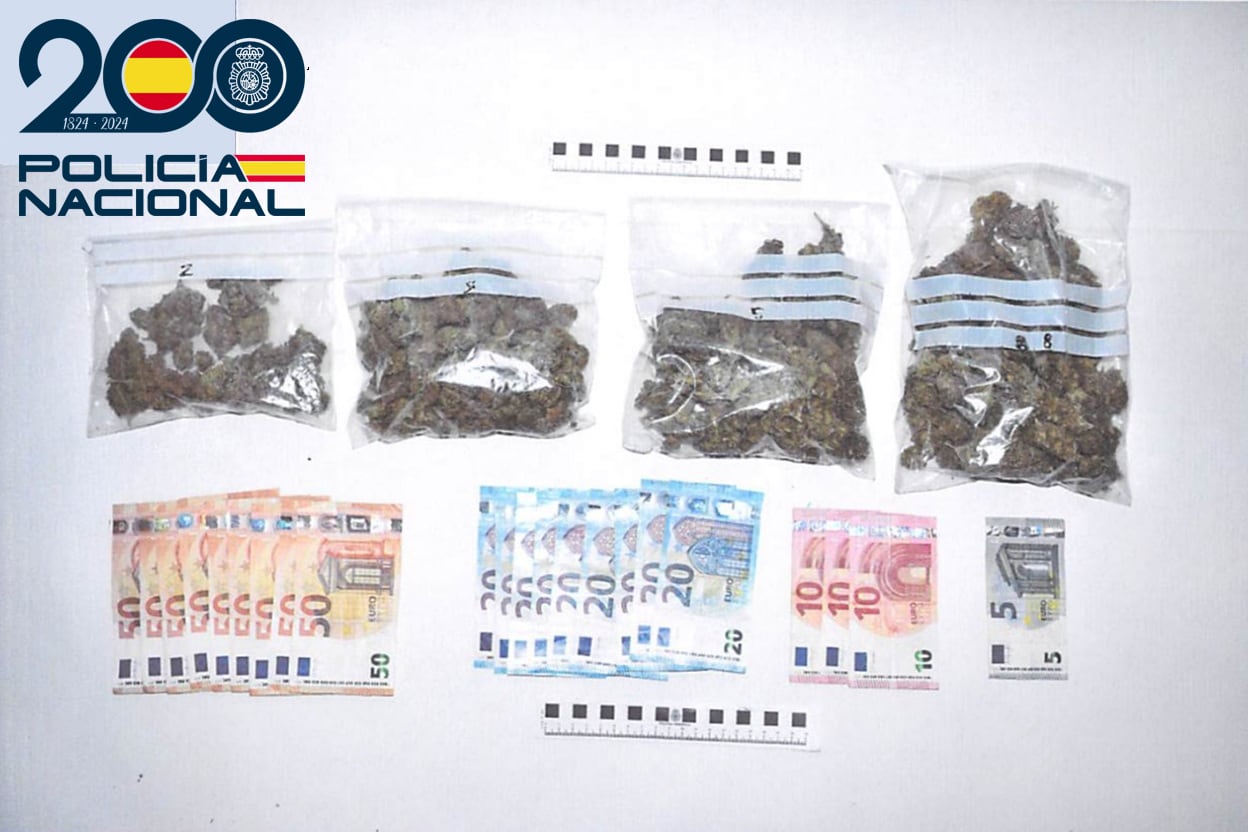 Material incautado en una de las dos operaciones de la Policía Nacional contra la droga en fiestas patronales de Aranda