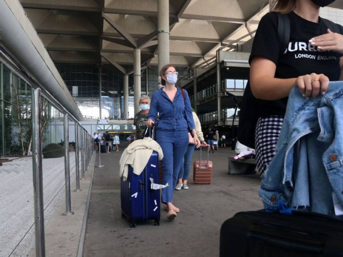 Duras críticas en el Congreso al cierre interior en Semana Santa de una España abierta al turismo extranjero