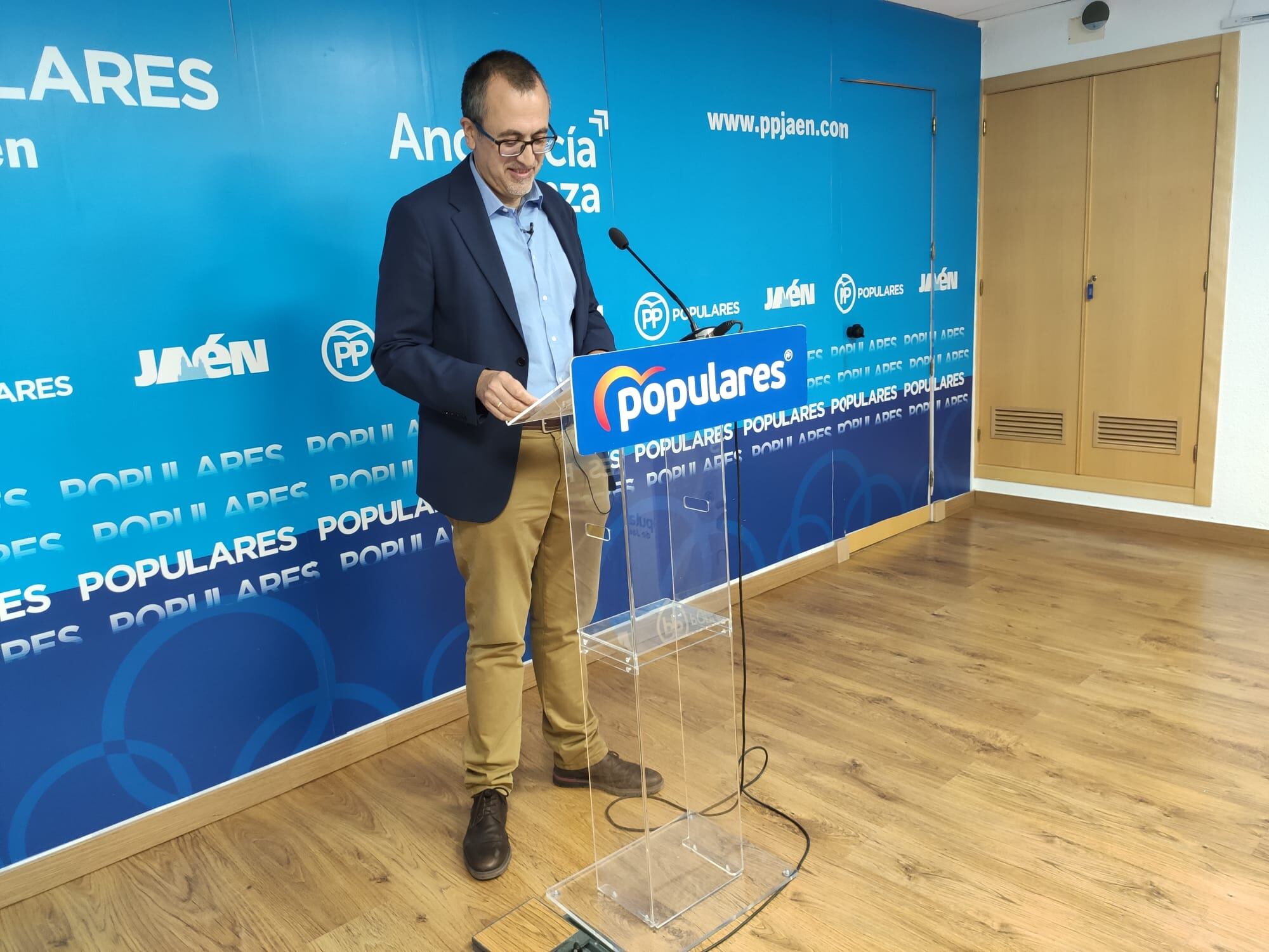 El parlamentario andaluz por el PP, Manuel Bonilla, durante una rueda de prensa