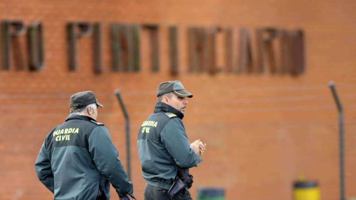 Plante de los sindicatos de prisiones a la conmemoración de la patrona por la "falta de sensibilidad del gobierno"