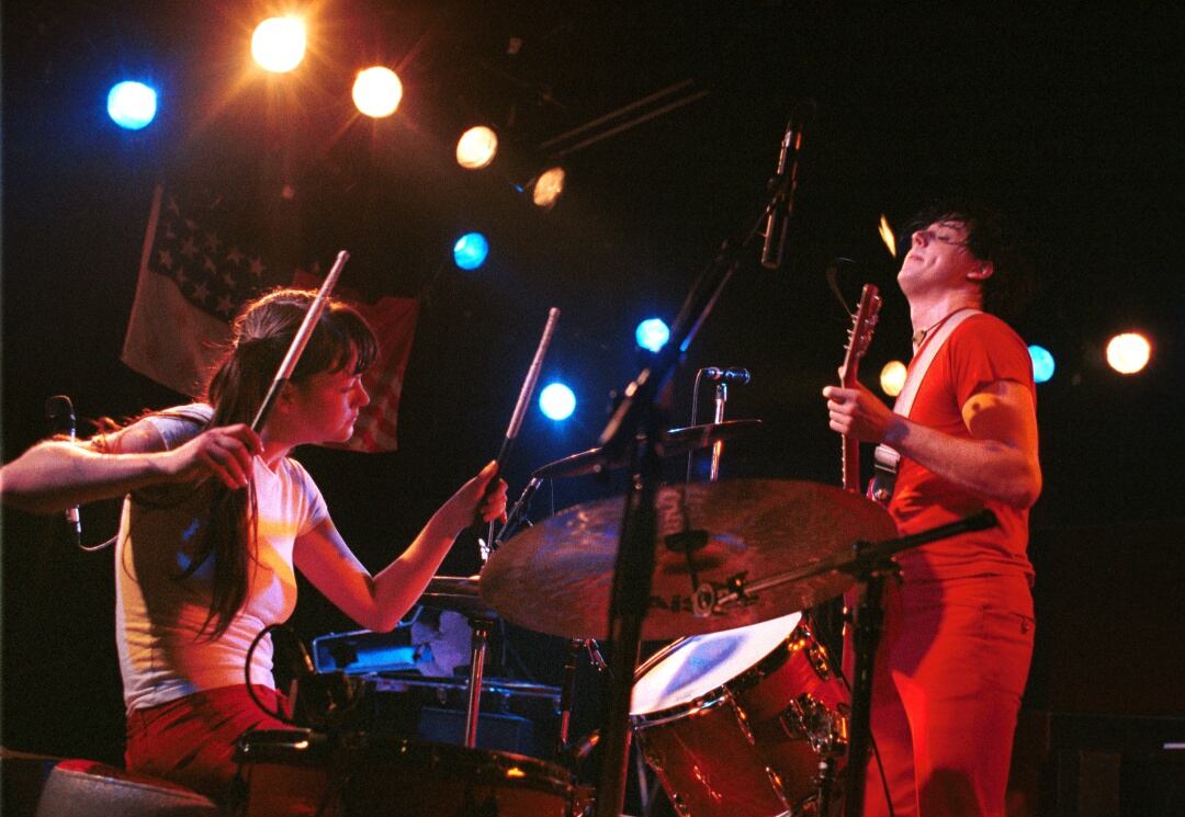 Jack y Meg White durante una actuación del grupo en 2003