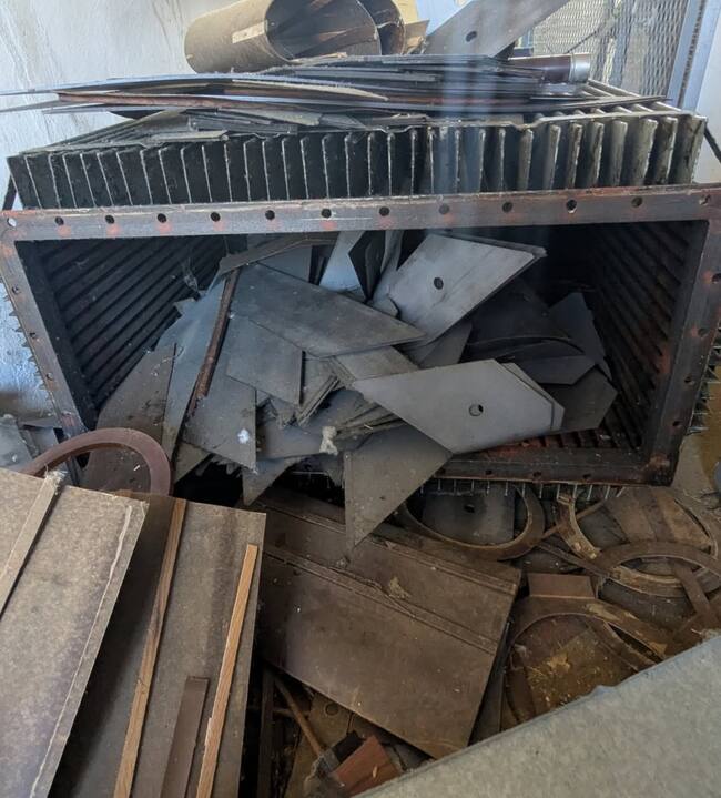 Denunciadas dos personas por ocupar una antigua quesería