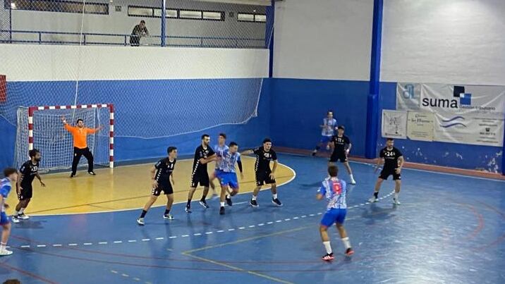 El Bm. Elda - C.E.E. impuso su superioridad en Sant Joan d´Alacant