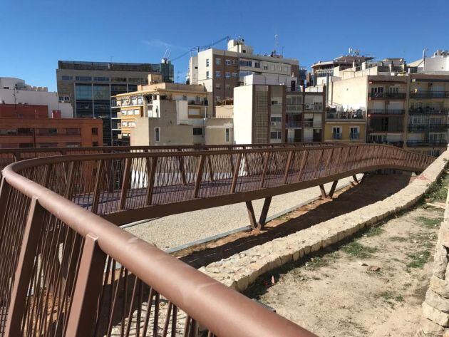 Nueva pasarela al barrio de Santa Cruz