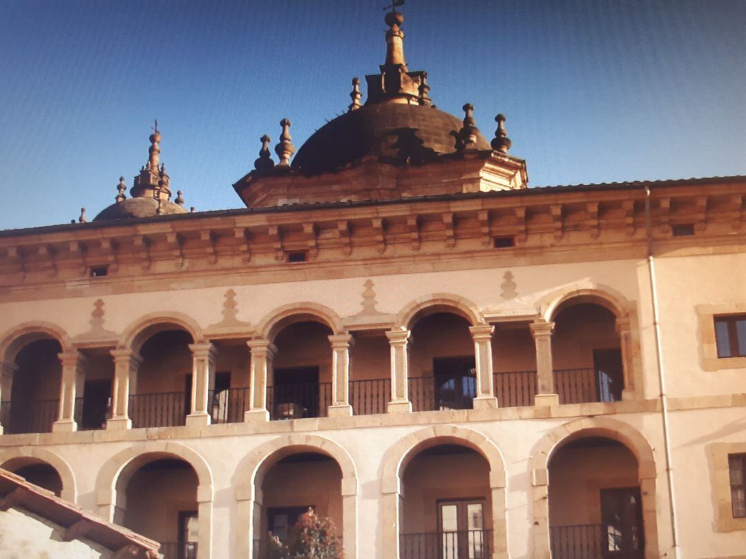 Fachada lateral del Ayuntamiento de Ermua