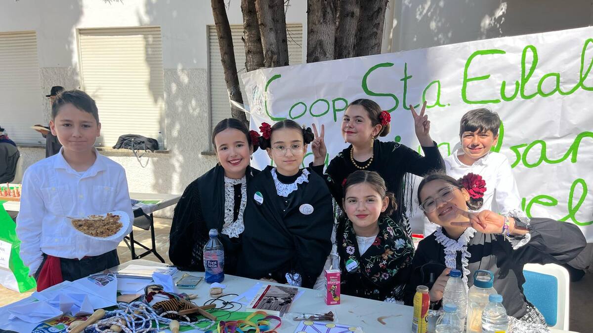 Alumnos de centros educativos de Mérida celebra la clausura del Día de Extremadura en la Escuela