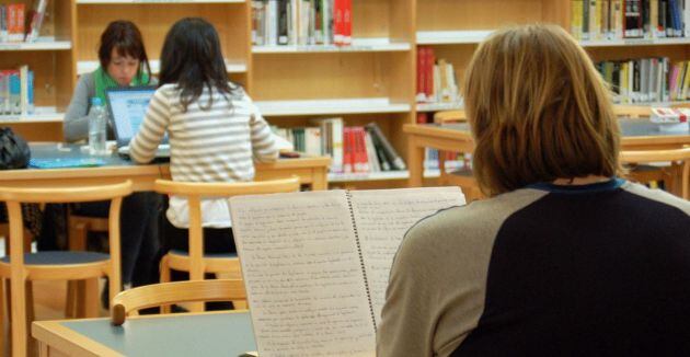 La biblioteca general del campus de Cuenca se ha adaptado en los últimos meses a la situación que conlleva la pandemia del coronavirus.