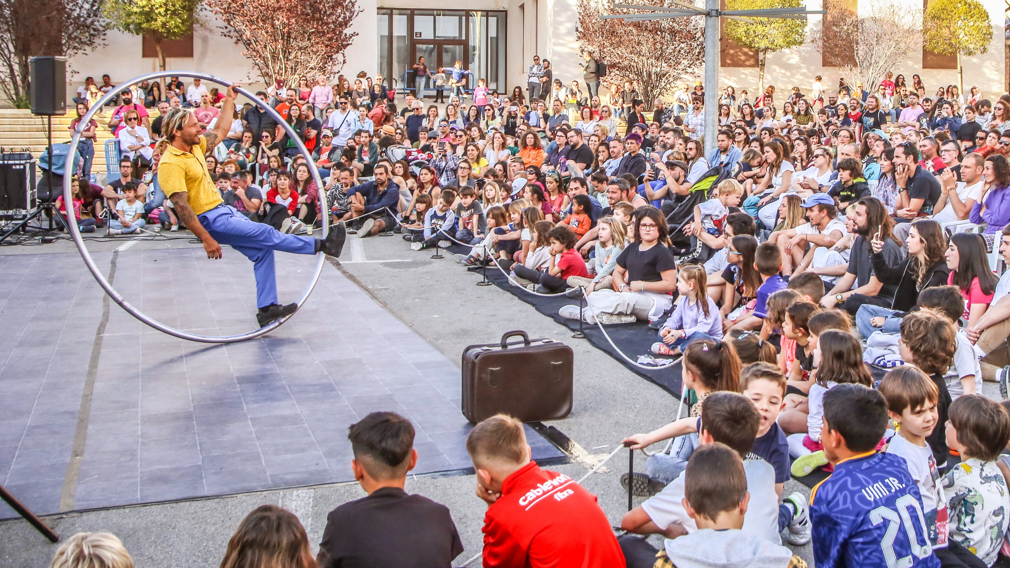 El festival contará con cinco escenarios ubicados en la Plaça de Baix, Plaça de Dalt, Plaça Bisbe Frare y los Jardines Alcalde Vicente Maestre