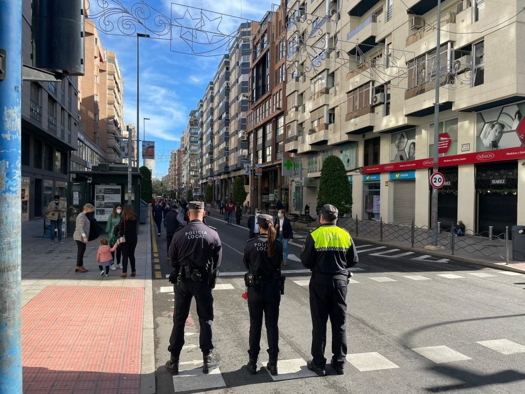 El Ayuntamiento amplía la peatonalización de varias calles del centro en Navidad