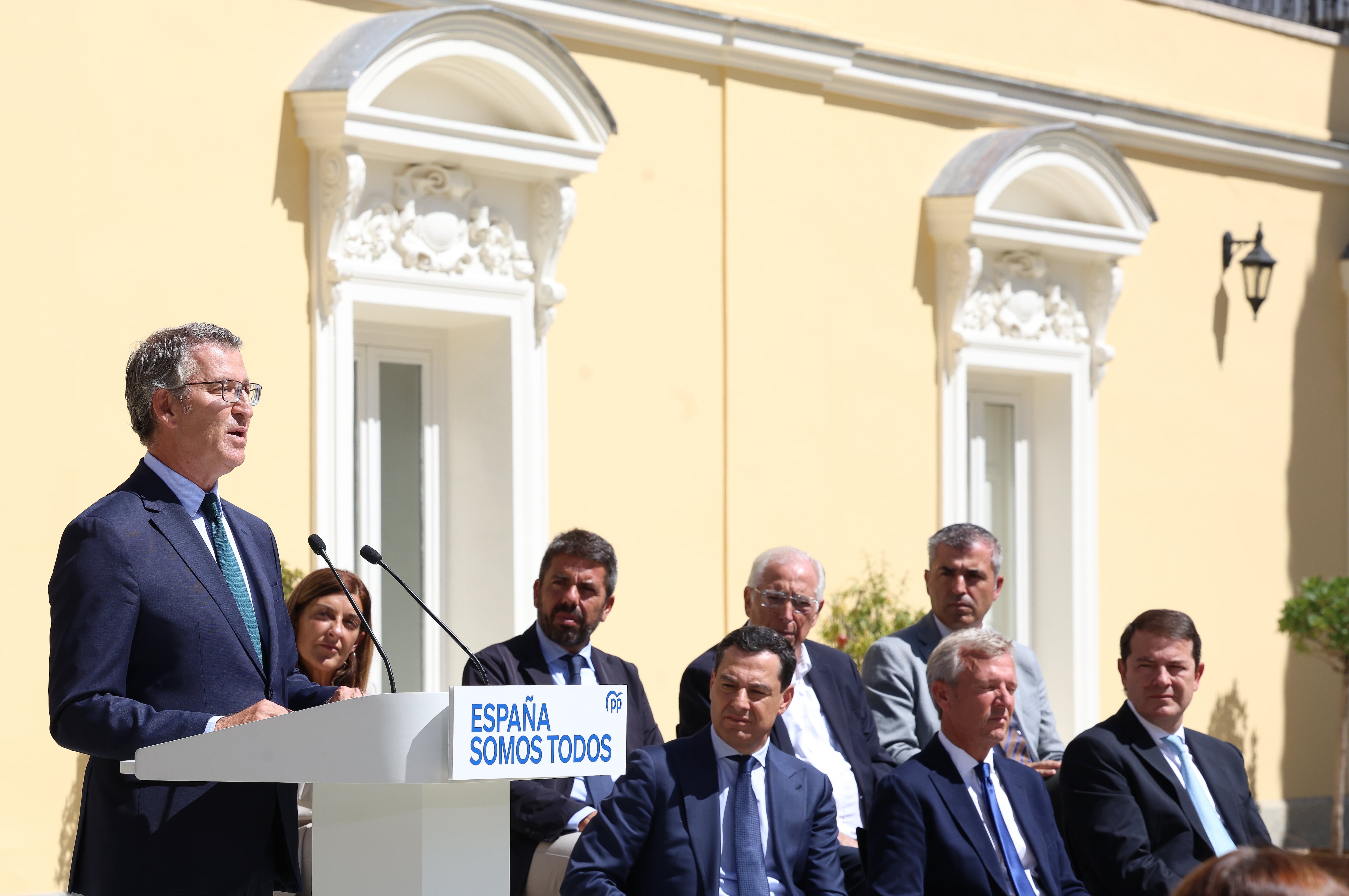 Núñes-Feijóo preside la reunión de barones del partido de este viernes.