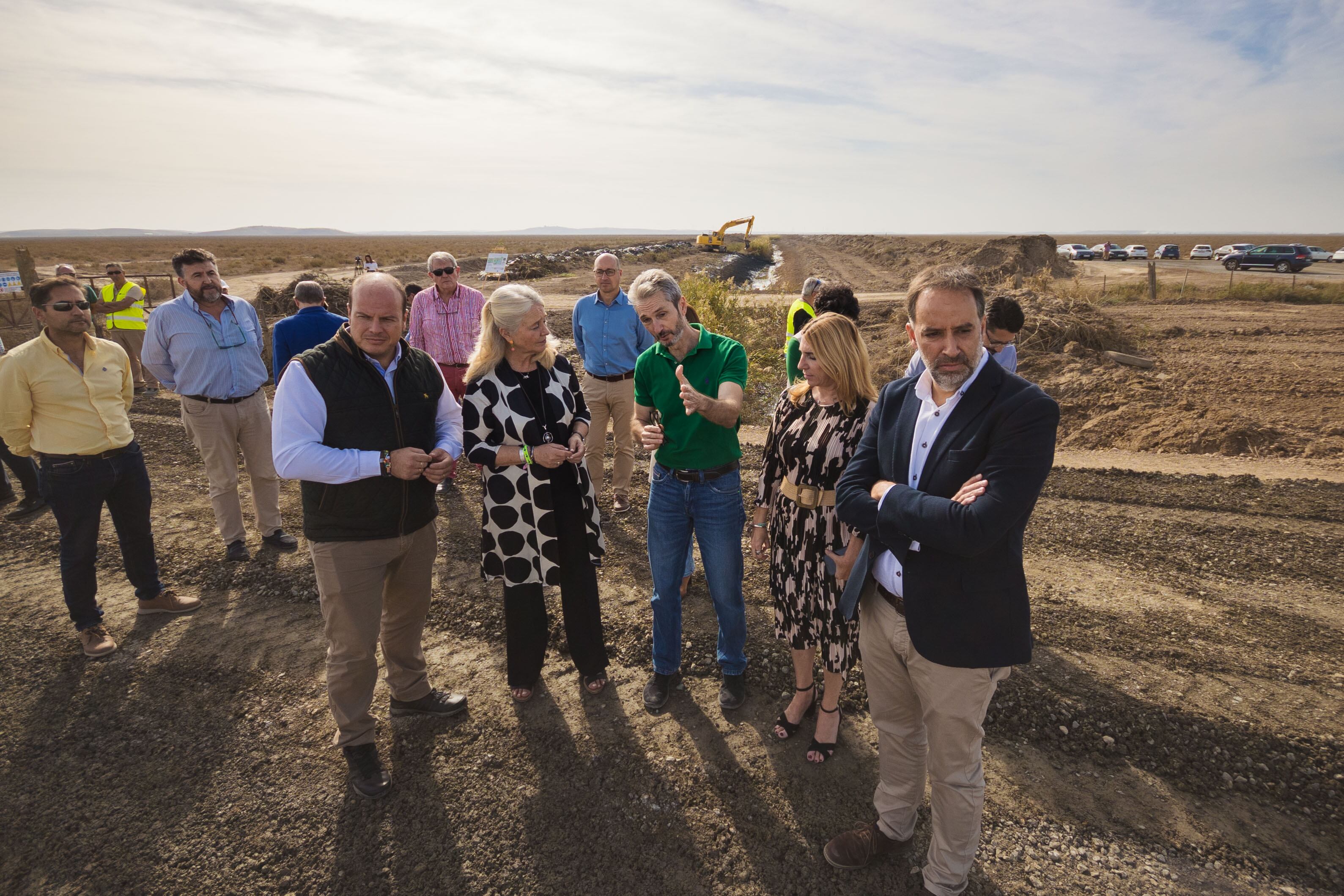 Visita de las autoridades a las marismas de Trebujena