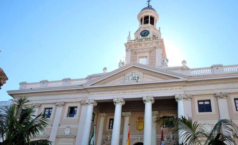 Imagen de la fachada del Ayuntamiento de Cádiz