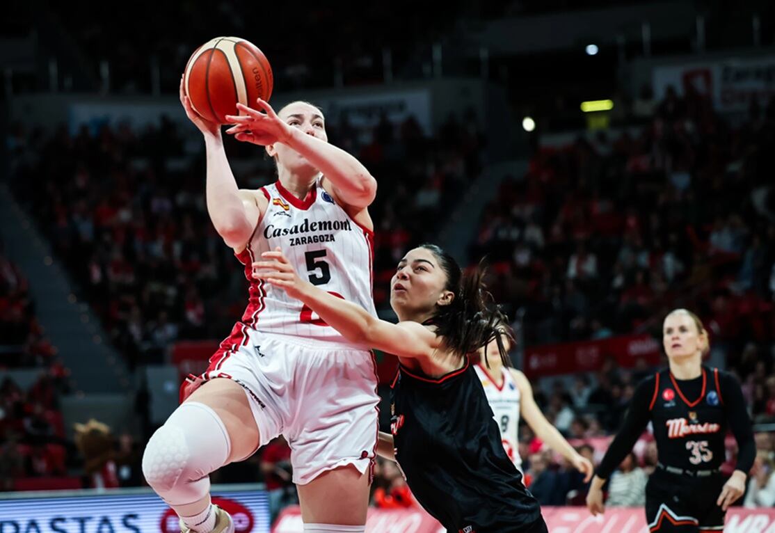 Hempe fue la máxima anotadora del partido de Euroliga ante el Mersin, con 19 puntos