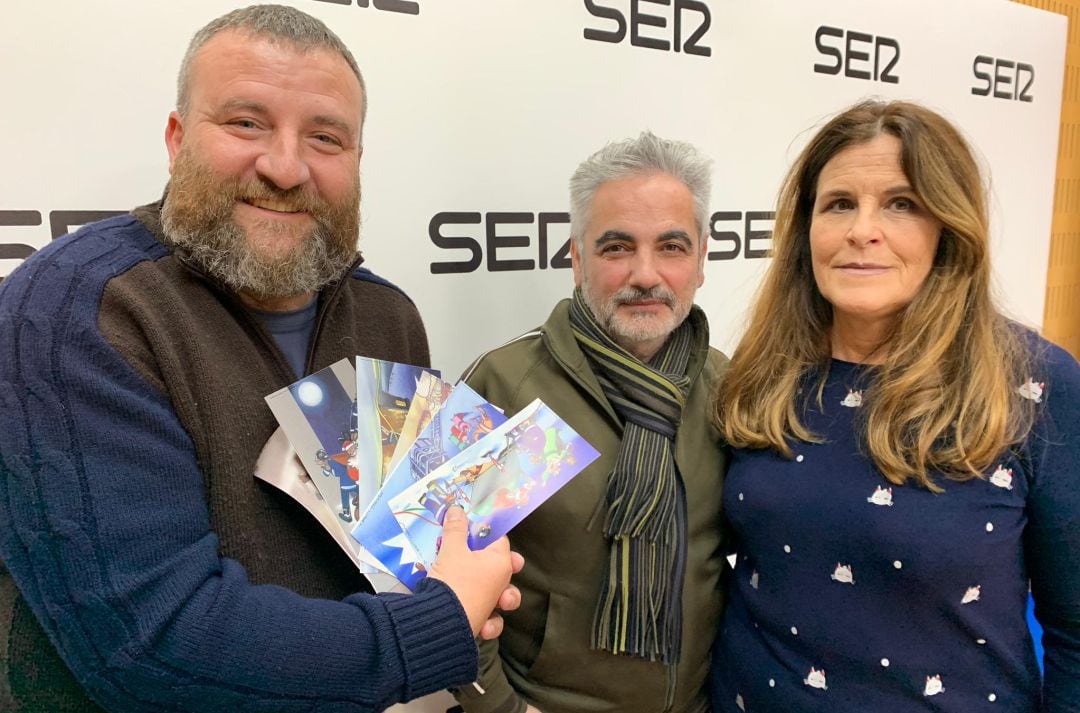 De izquierda a derecha: Jorge Gómez, Juan Álvarez y Emilia Gonzaga, en los estudios de Radio Murcia.