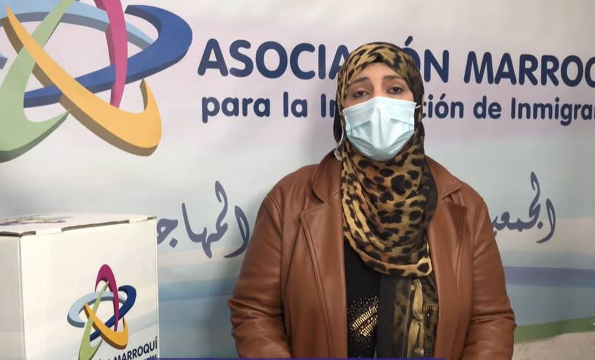 Denuncian que un colegio de Málaga &quot;aísla&quot; a una alumna de 14 años por ponerse el hiyab