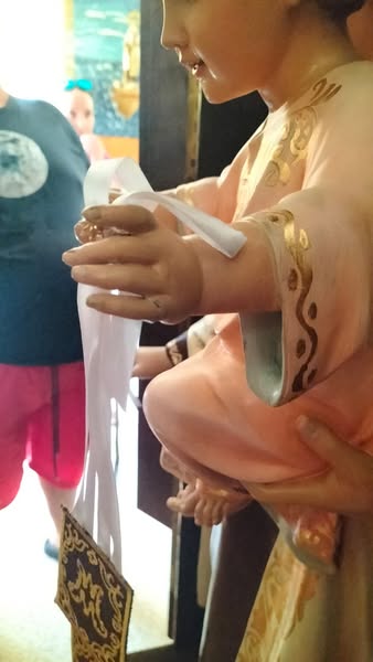 Rotura en uno de los dedos del Niño Jesús que porta la Virgen del Carmen de El Campello