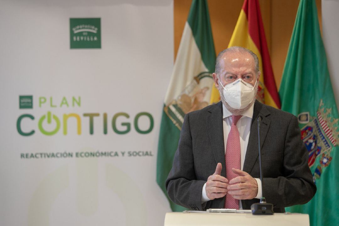 Fernando Rodríguez Villalobos ha presentado este viernes el Plan Contigo. 